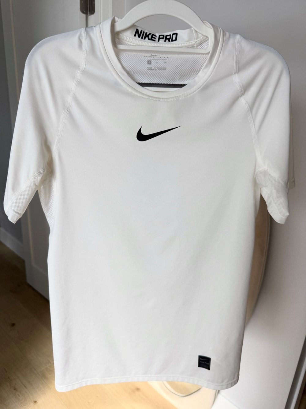Nike Pro Men’s White Dri-FIT Training Tee | 838093-100 | Small | Like New